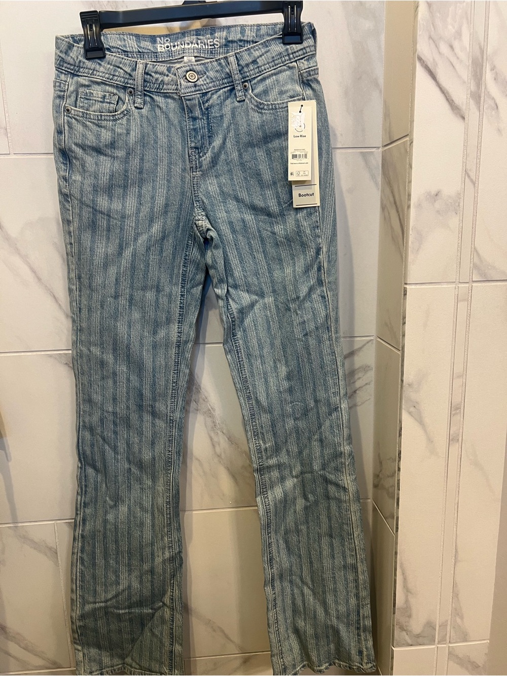 No Boundaries Low Rise Light Enzyme W/Stripe Bootcut Jeans size00 NWT $15